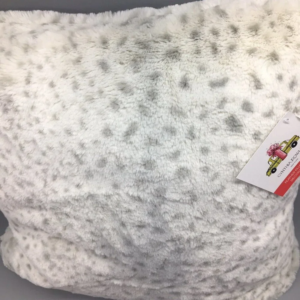 x2 Cynthia Rowley Snow Leopard Faux Fur Throw Pillow Set Feather Gray Accent 20